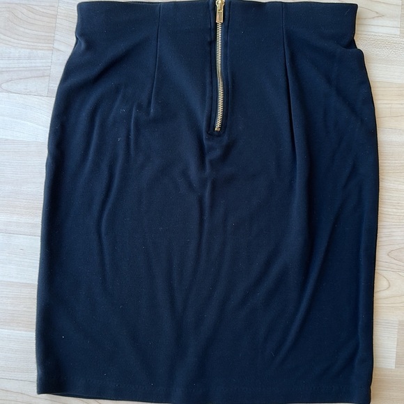 Skirt - Picture 2 of 6